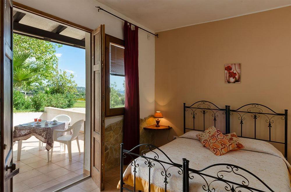 Tenuta Li Fani Residence Hotel มารินาดิเปสโคลูเซ ภายนอก รูปภาพ
