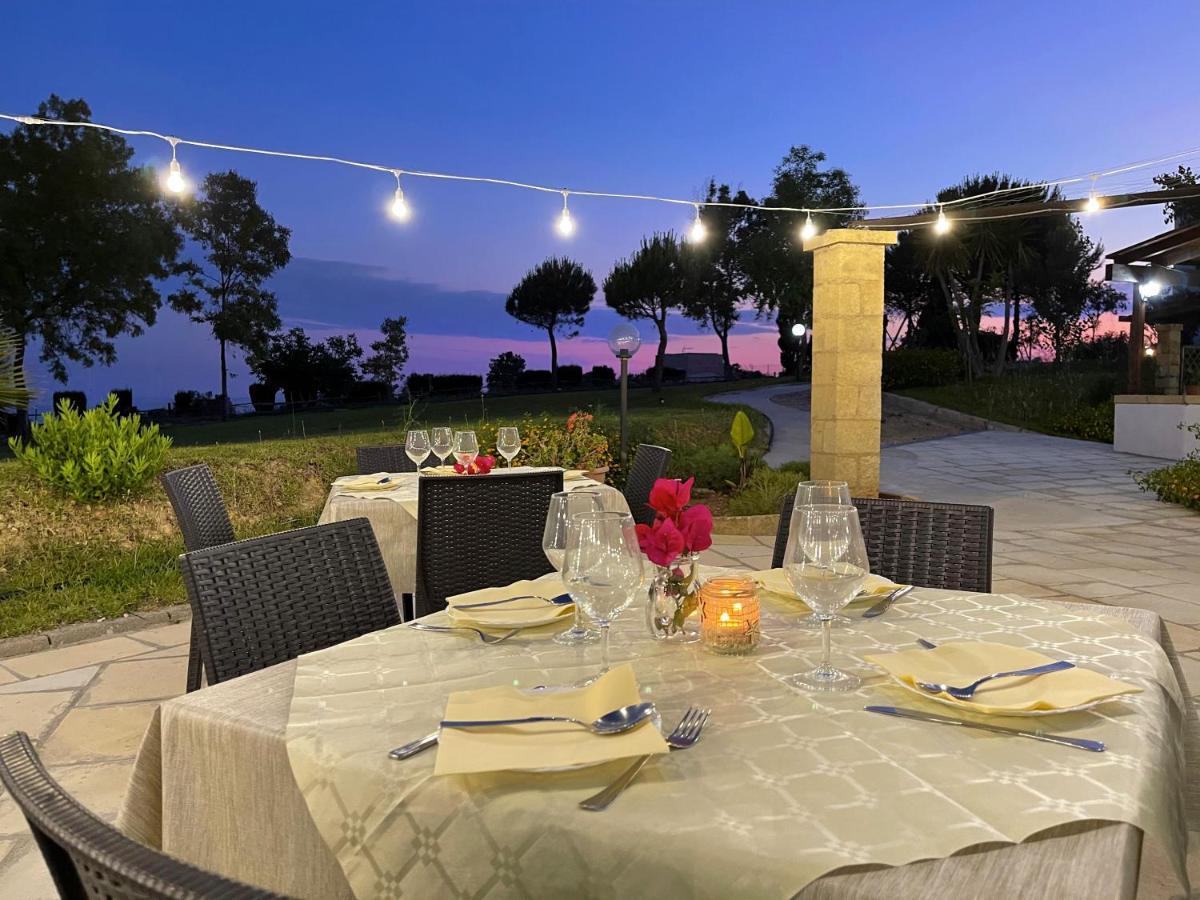 Tenuta Li Fani Residence Hotel มารินาดิเปสโคลูเซ ภายนอก รูปภาพ