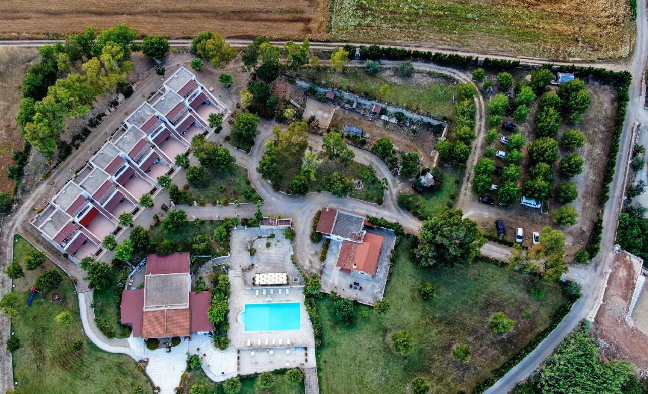 Tenuta Li Fani Residence Hotel มารินาดิเปสโคลูเซ ภายนอก รูปภาพ