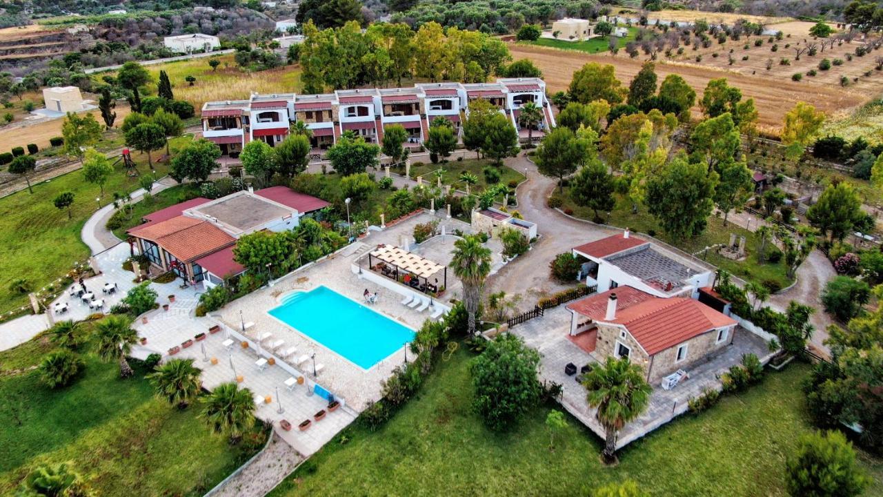 Tenuta Li Fani Residence Hotel มารินาดิเปสโคลูเซ ภายนอก รูปภาพ
