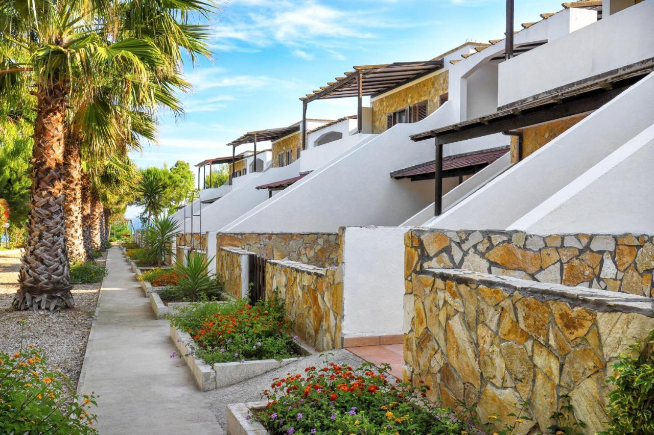 Tenuta Li Fani Residence Hotel มารินาดิเปสโคลูเซ ภายนอก รูปภาพ