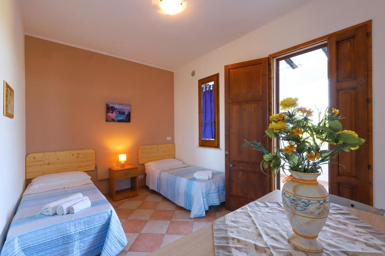 Tenuta Li Fani Residence Hotel มารินาดิเปสโคลูเซ ภายนอก รูปภาพ